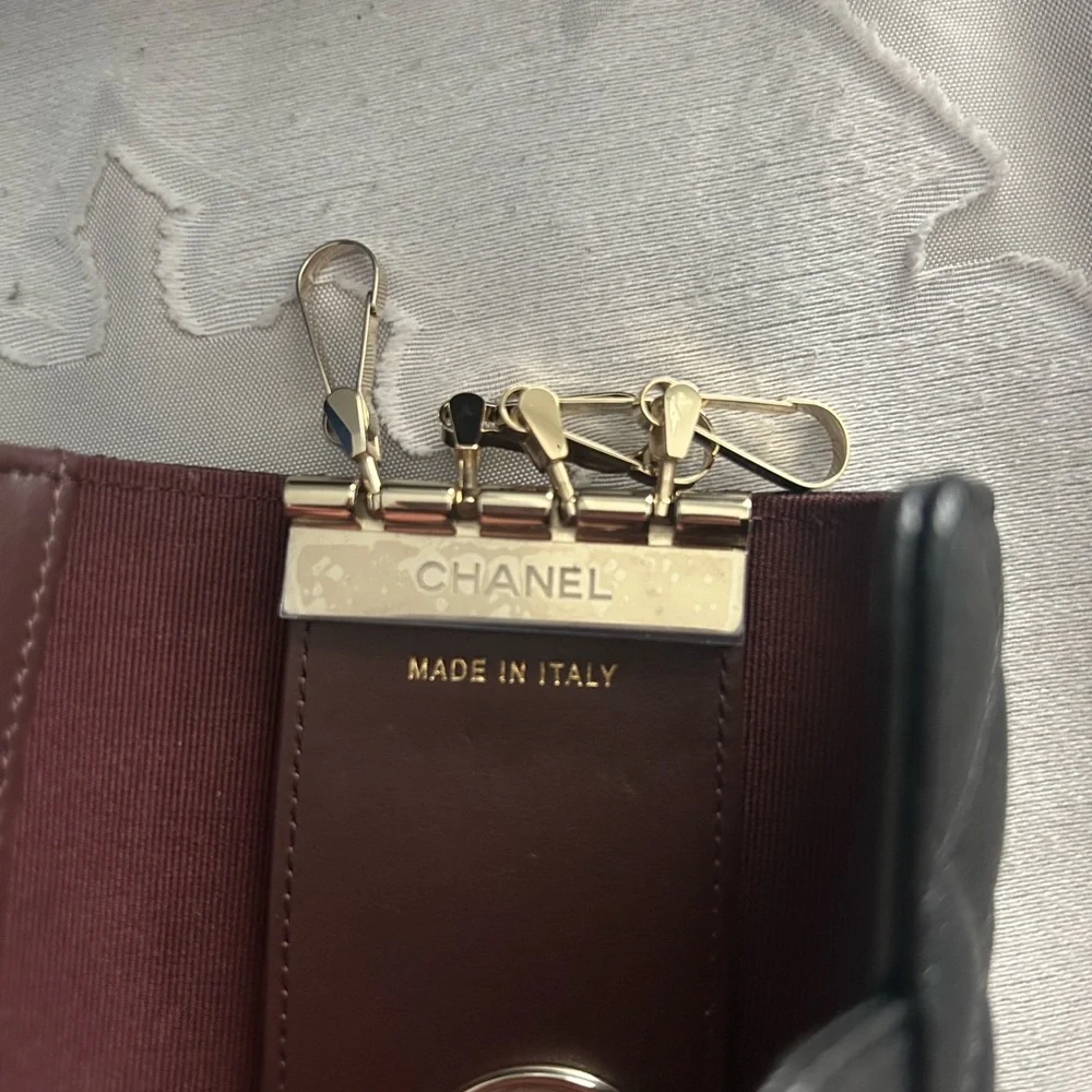 CHANEL Black Caviar Key Holder - NWT - Picture 4 of 8